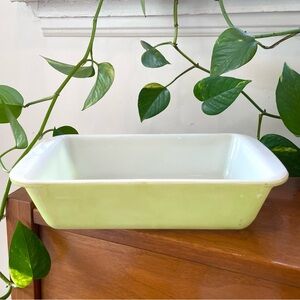 Vintage Pyrex Baking Dish